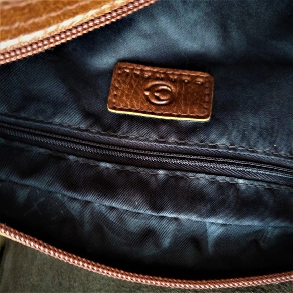 Cornell Leather | Cross Shoulder - Picture 3 of 8
